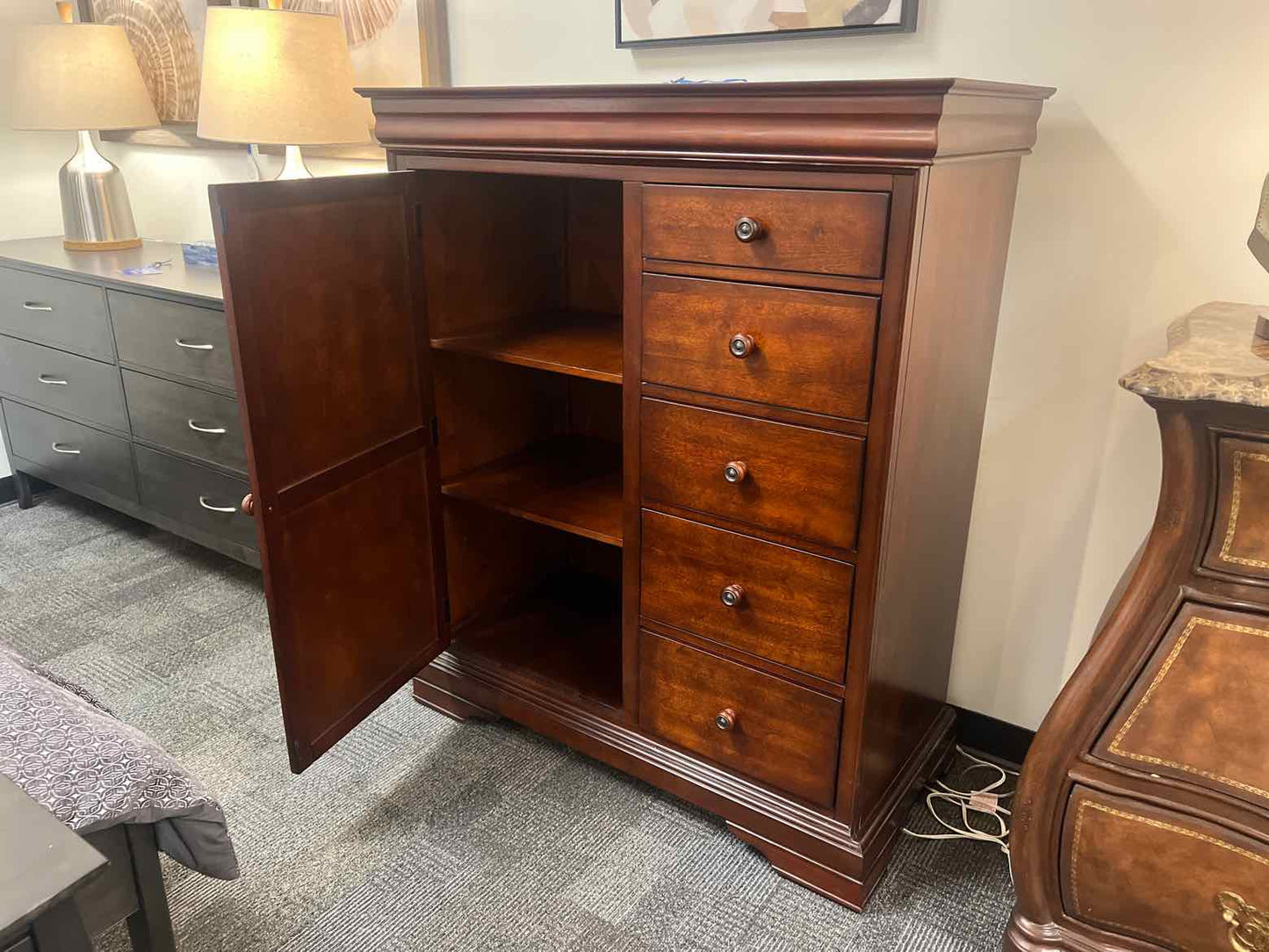 New Classic Furniture 'Versailles' 5-Drawer Chiffenrobe with Cabinet