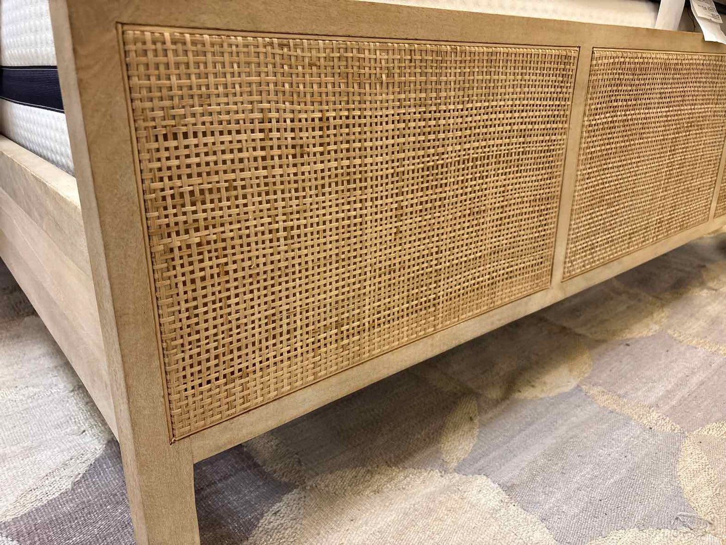 Four Hands 'Sydney' Queen Bed