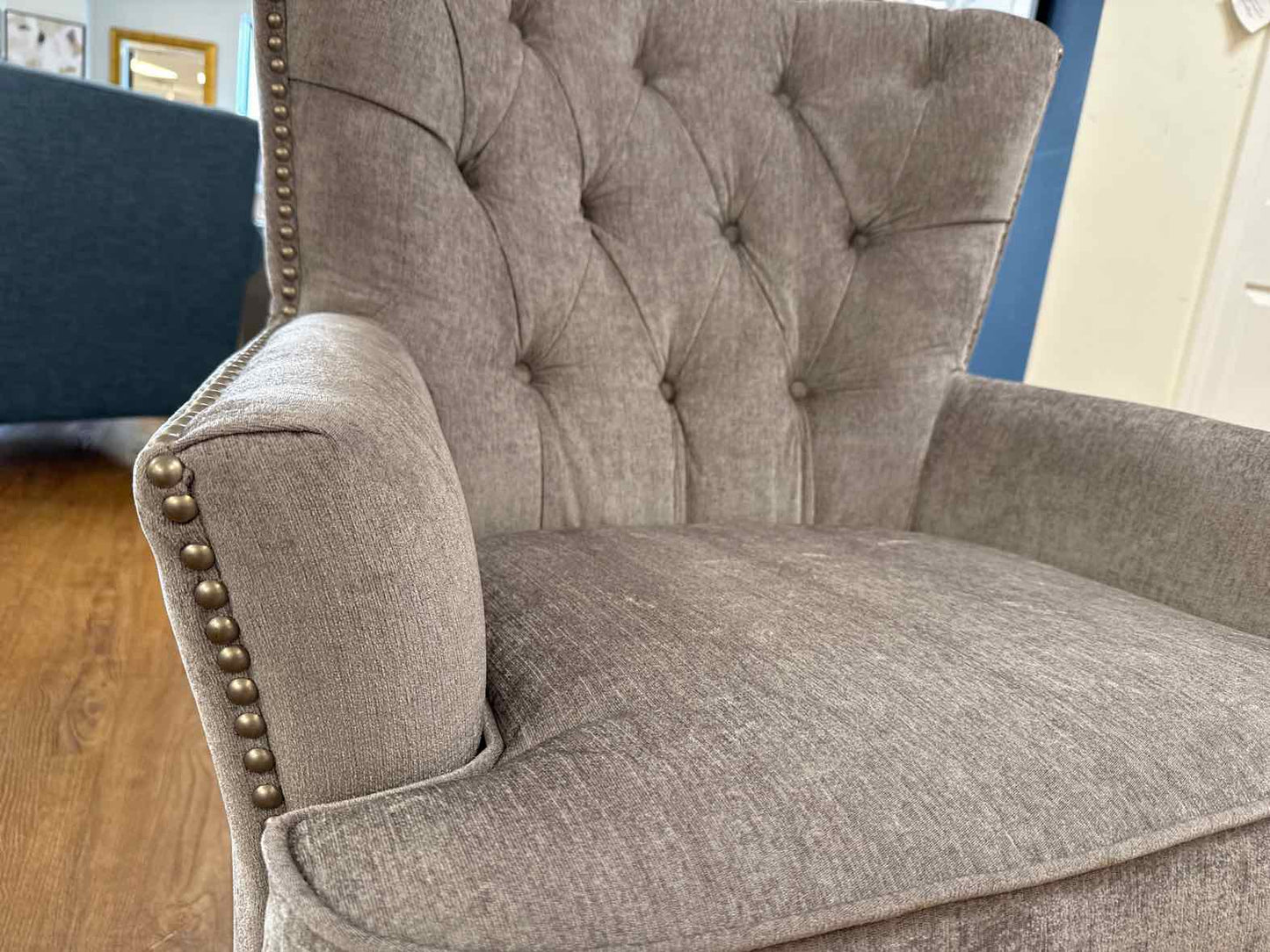 Jofran 'Bryson' Tufted Arm Chair