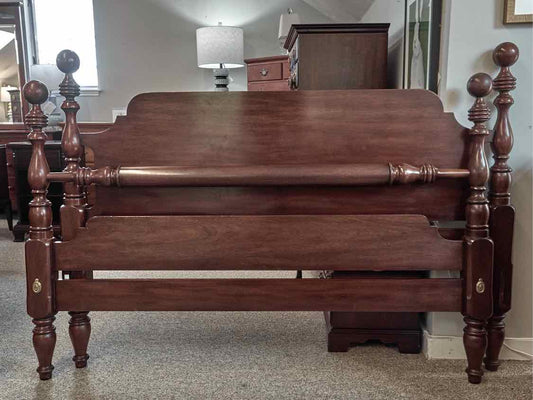 Henkel Harris Queen Cannonball Bed in Mahogany