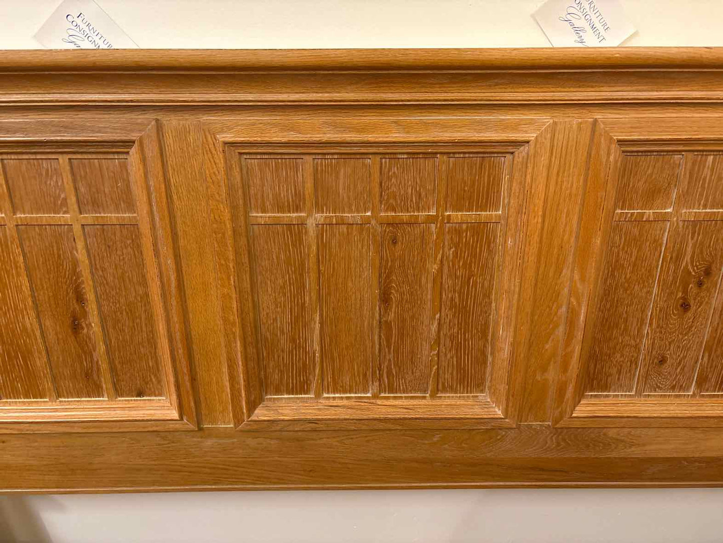 Thomasville 'Nightview' Washed Oak Queen Bed