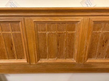 Thomasville 'Nightview' Washed Oak Queen Bed
