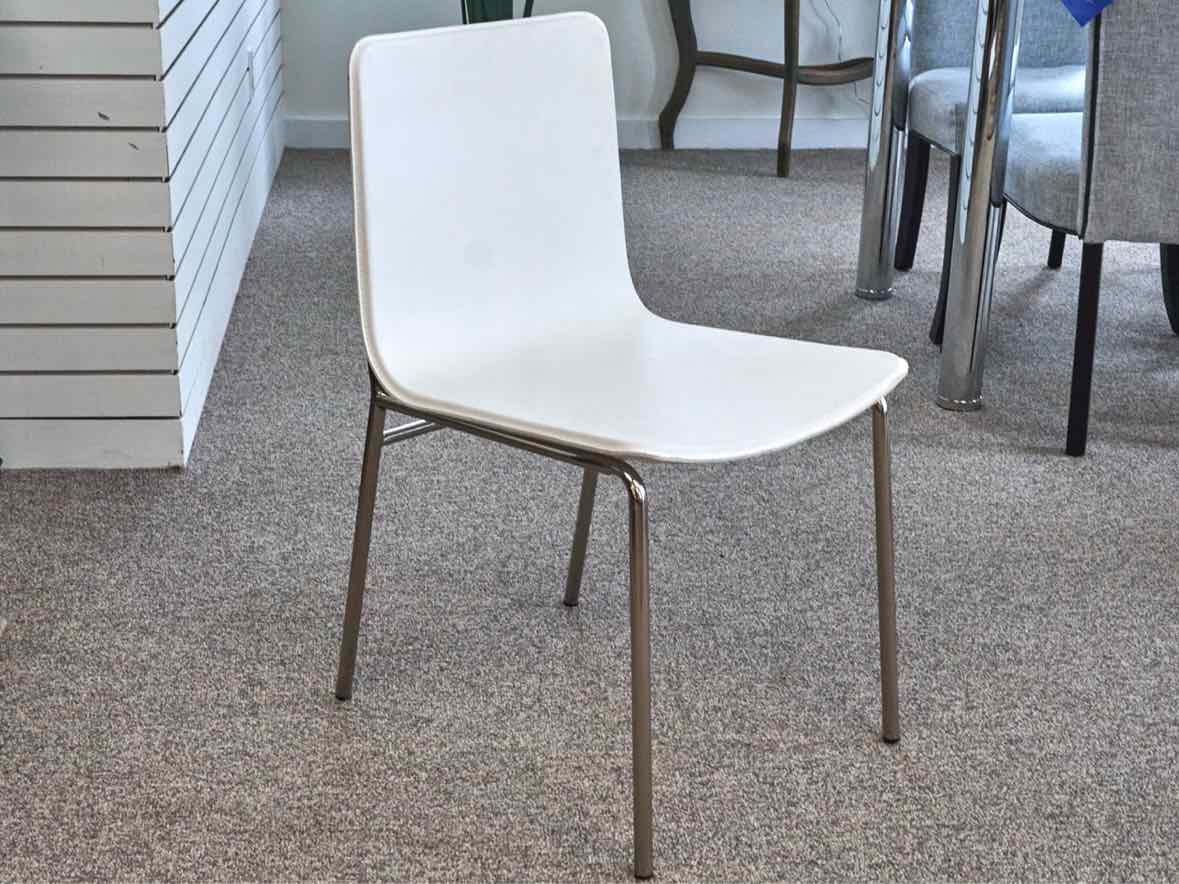 Set of 4 CB2 'Strut' CB2 Dining Chairs in Ivory Leather