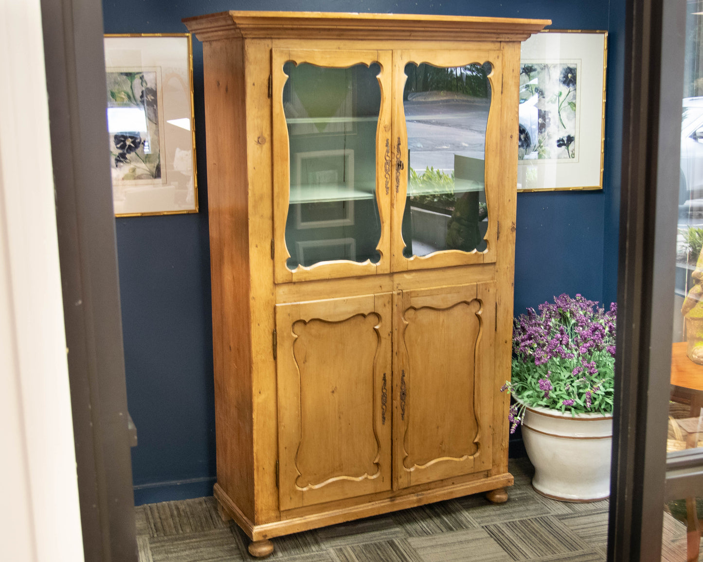 Scrubbed Pine Cabinet with Glass Door Hutch