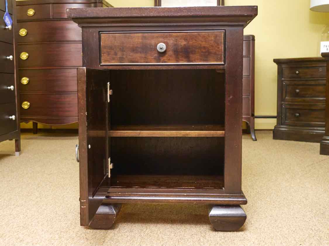 Pair Of Ligna Espresso 1 Drawer 1 Door  Nightstands