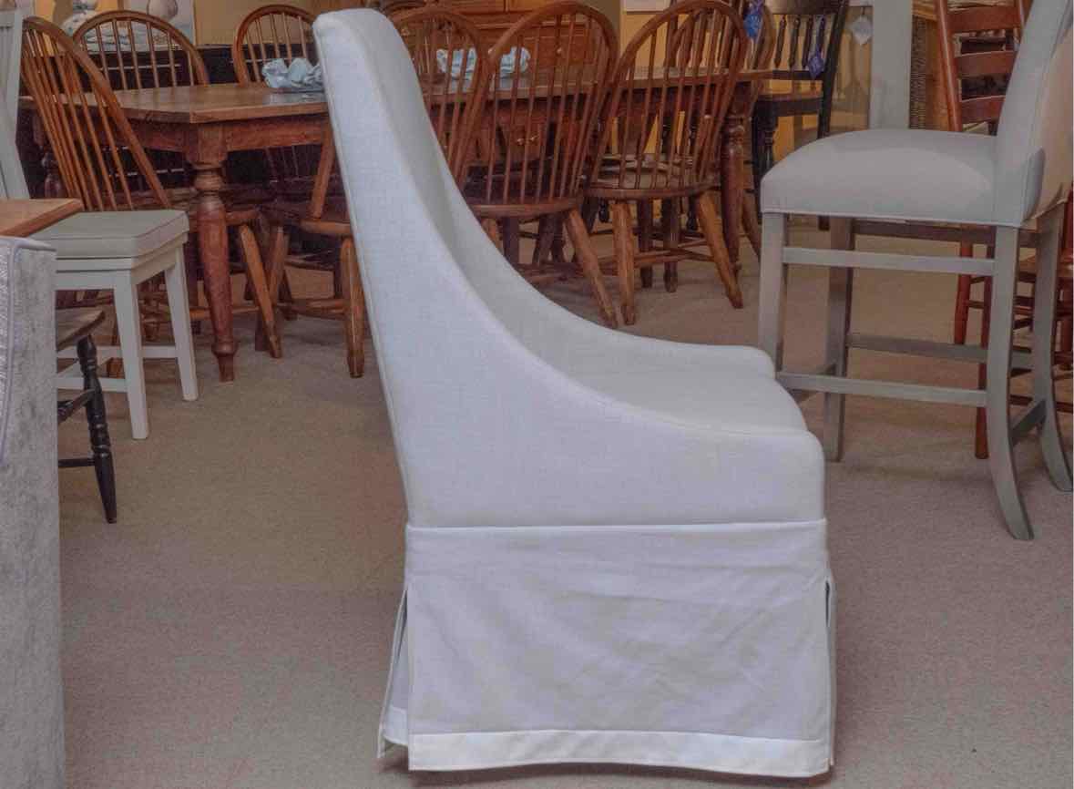 Set of 6 Universal Furniture Dining Chairs with Linen Upholstery