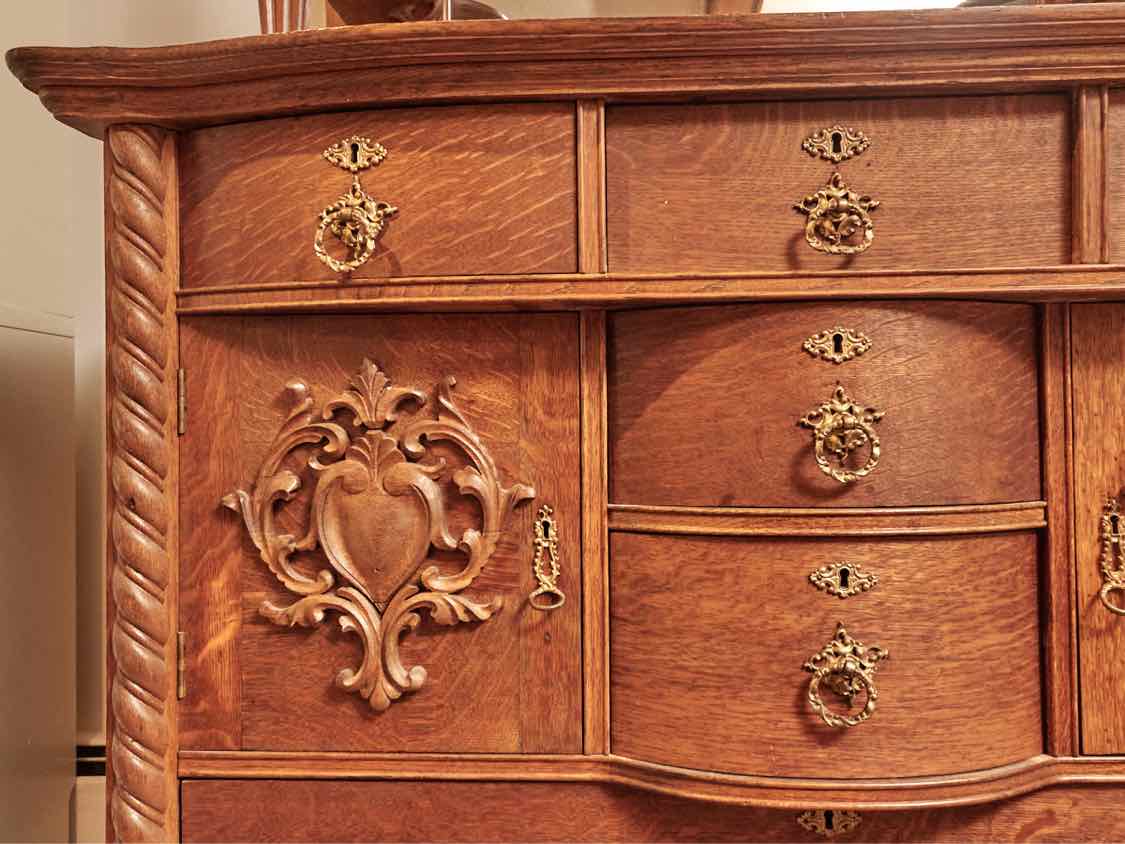 Antique Victorian Oak Hand Carved 8 Drawer Mirror  Sideboard