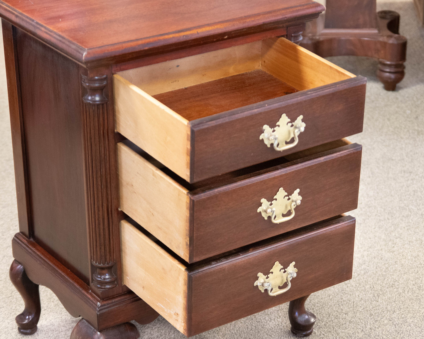 Mahogany 3 Drawer Nightstand with Fluted Column Sides