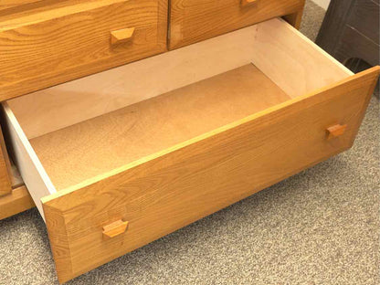 Vaughan Bassett 7 DrawerOak  Dresser