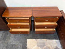 Kincaid Pair of 'Park' Cherry Nightstands