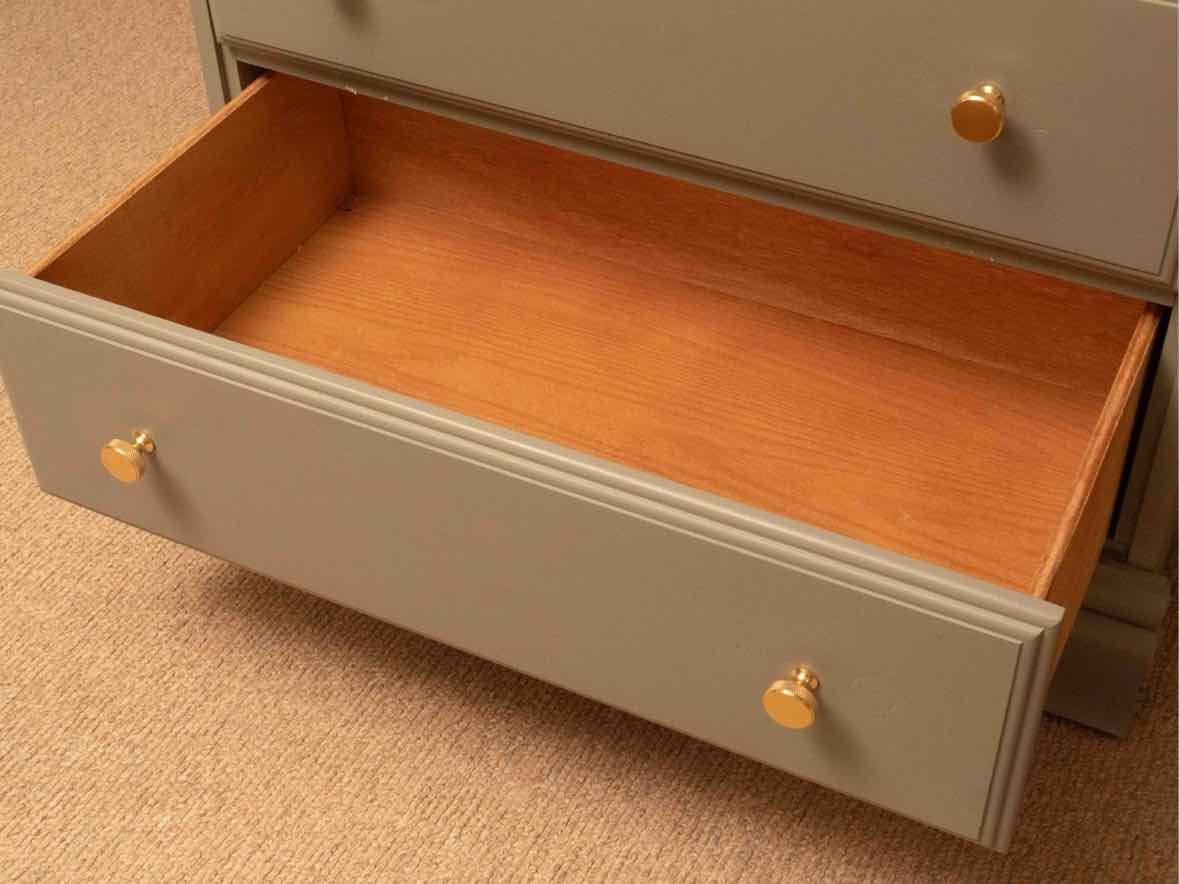 Eucalyptus Green Finish 4 Drawer Chest with Dental Molding Trim