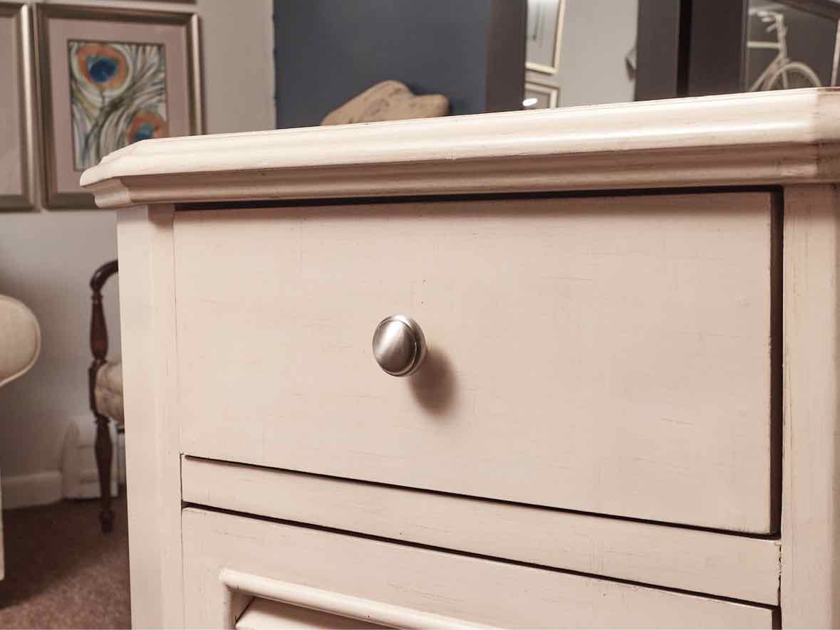 Cream Finish 1 Drawer 1 Door Cabinet Chest
