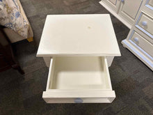 Newport Cottages One-Drawer Nightstand
