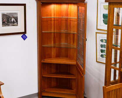 Stickley Mission Style Cherry Corner Cabinet w/ Leaded Glass Door