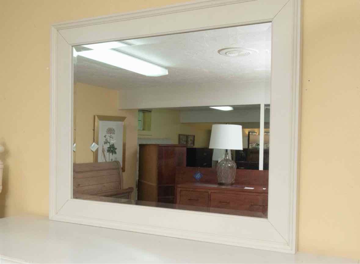 Ivory 10 Drawer Mule Chest with Interchangeable Cane/Panel Door with Mirror