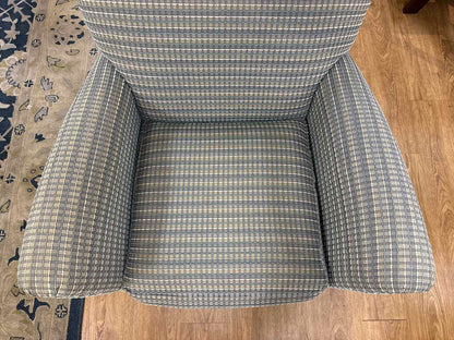 Sherrill Furniture Pair of Arm Chairs w/ Ottomans