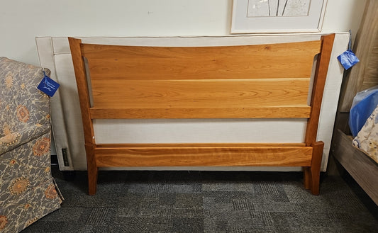 Circle Furniture Cherry Queen Bed