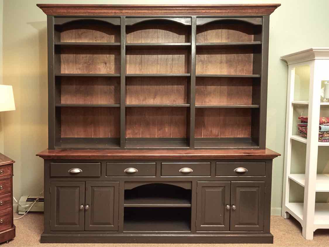 Huntington Furniture 'Antique Olive' Finish 3 Drawer 4 Door Hutch
