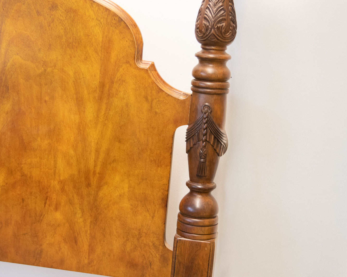 Alderwood 4 Carved Post Queen Bed