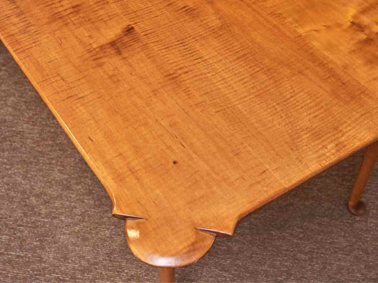 DR Dimes Tiger Maple Porringer  Dining Table Includes 2 Leaves
