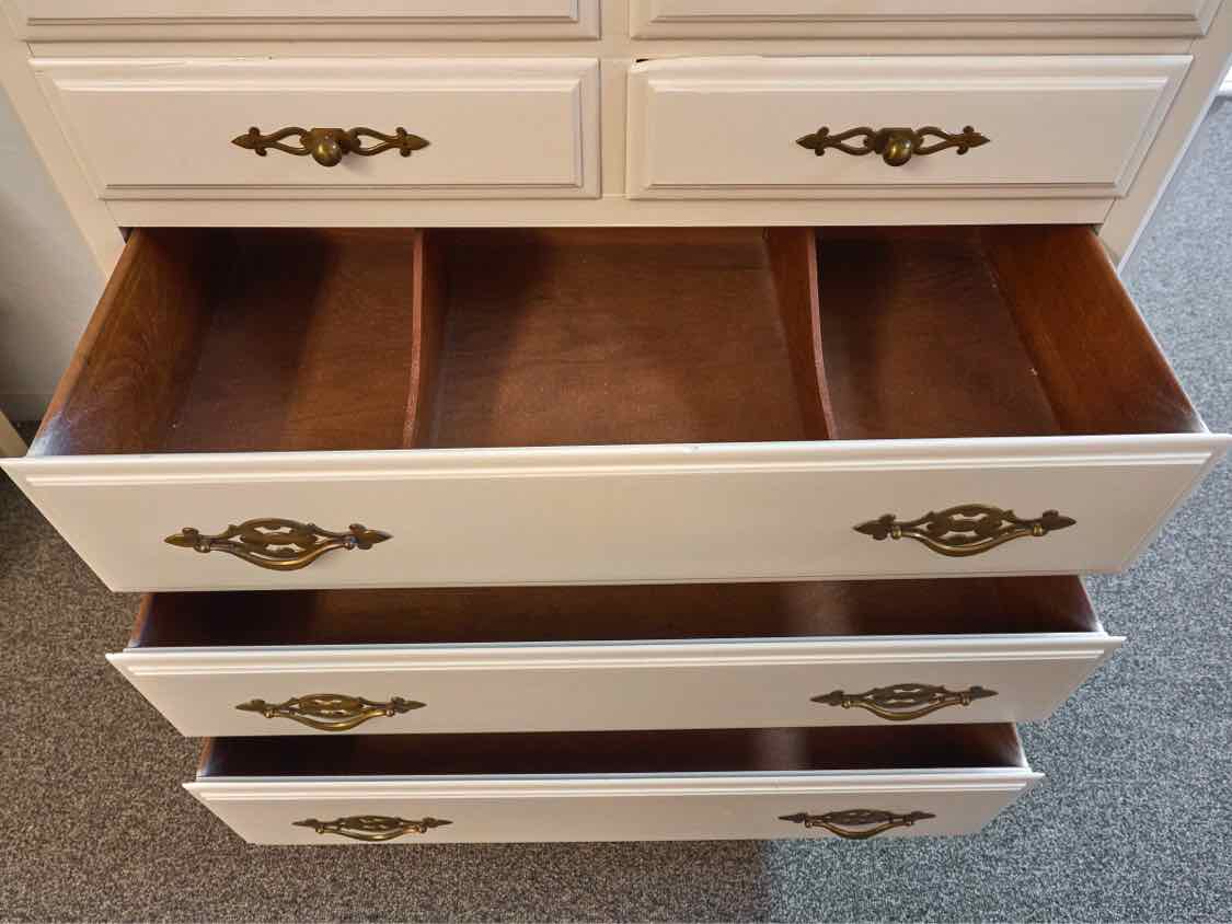 Nine Drawer Chest in Cream Finish