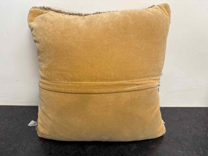 Chandler 4 Corners 'Daring Dogs' Pillow