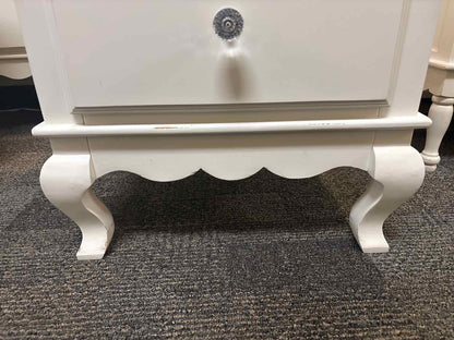 Pair of Newport Cottages 'Hilary' Nightstands