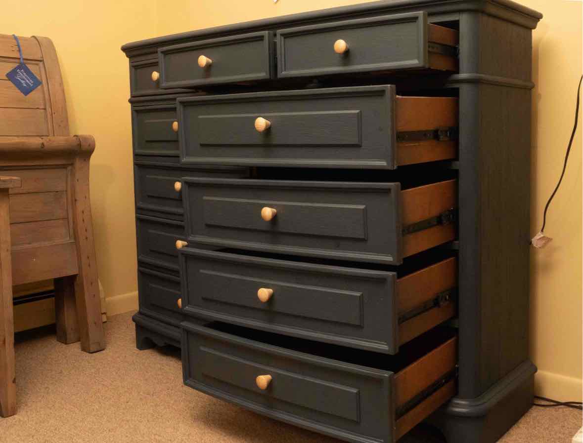 'Sea Tern Blue' Custom  Finish 11 Drawer With Natural Wooden Konobs Dresser