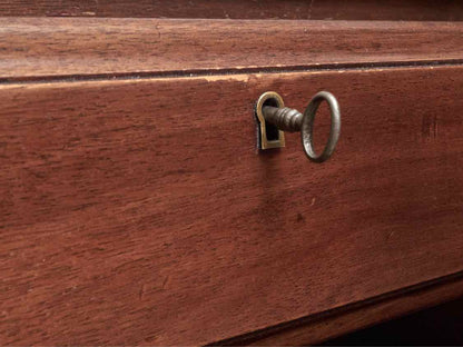 Sligh Mahogany Empire Style 5 Drawer Chest On Casters