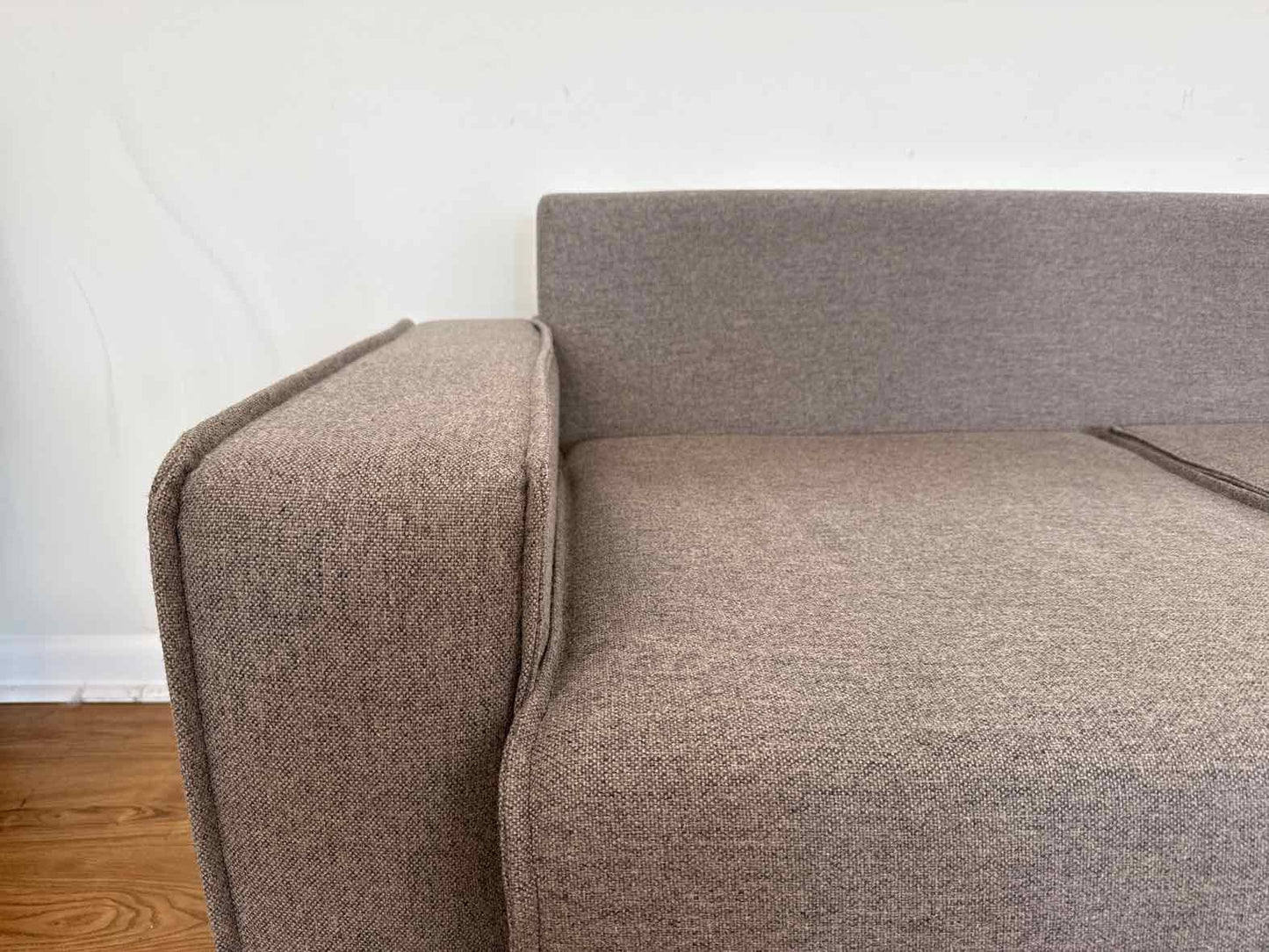 Frovi Contemporary Two-Seater 'Snug' Sofa