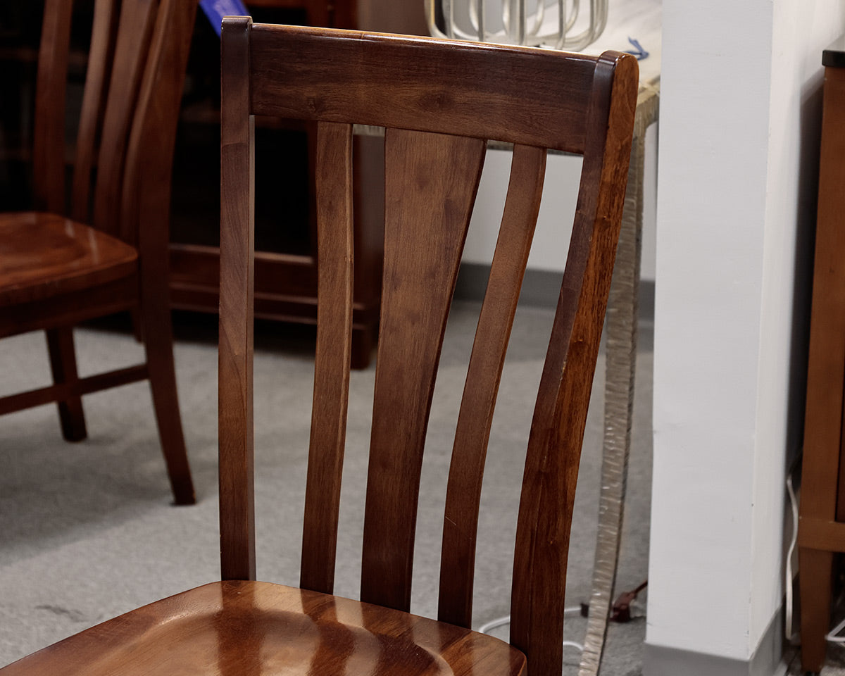 Bassett Dining Dark Mahogany Boat-Shaped Dining Table With 8 Chairs