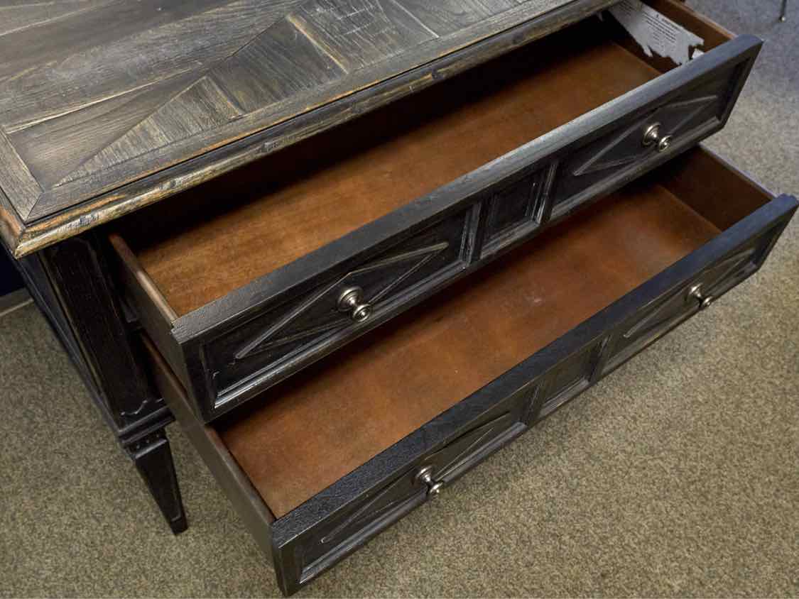 Bassett Woodbridge Hall 2 Drawer Accent Chest