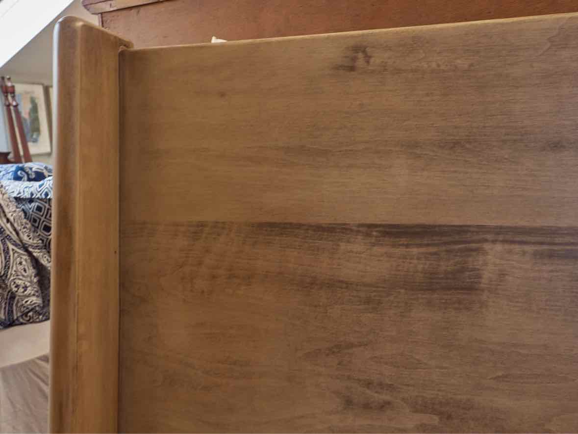 Gat Creek " Sunbury" Platform Queen Bed in Classic Barley Finish