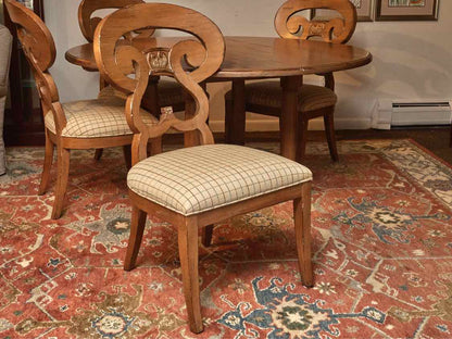Ethan Allen  Distressed Round Dining Table & 6 Upholstered Seats Chairs