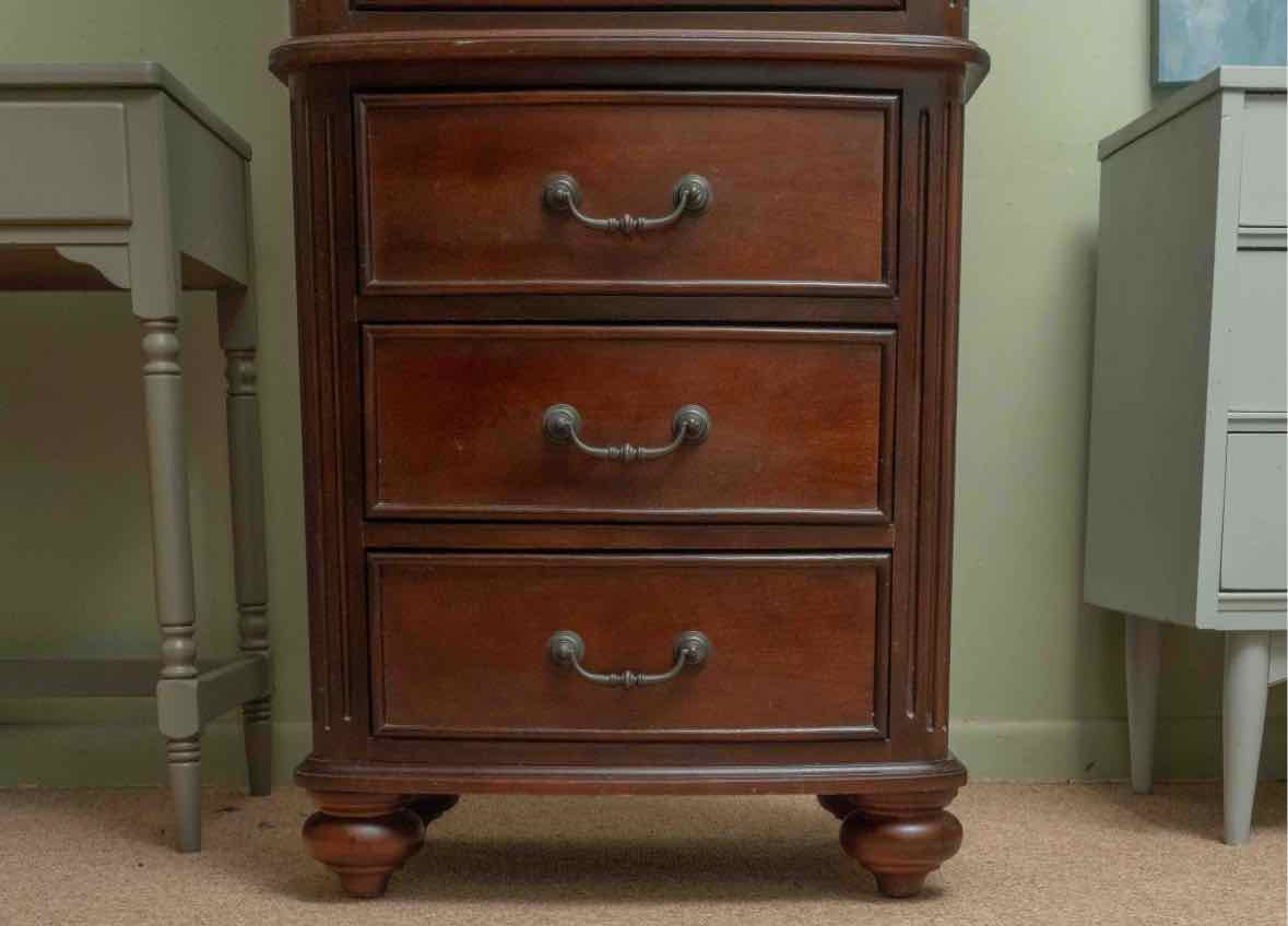 Euroclassique Mahogany Finish Curio Display Cabinet