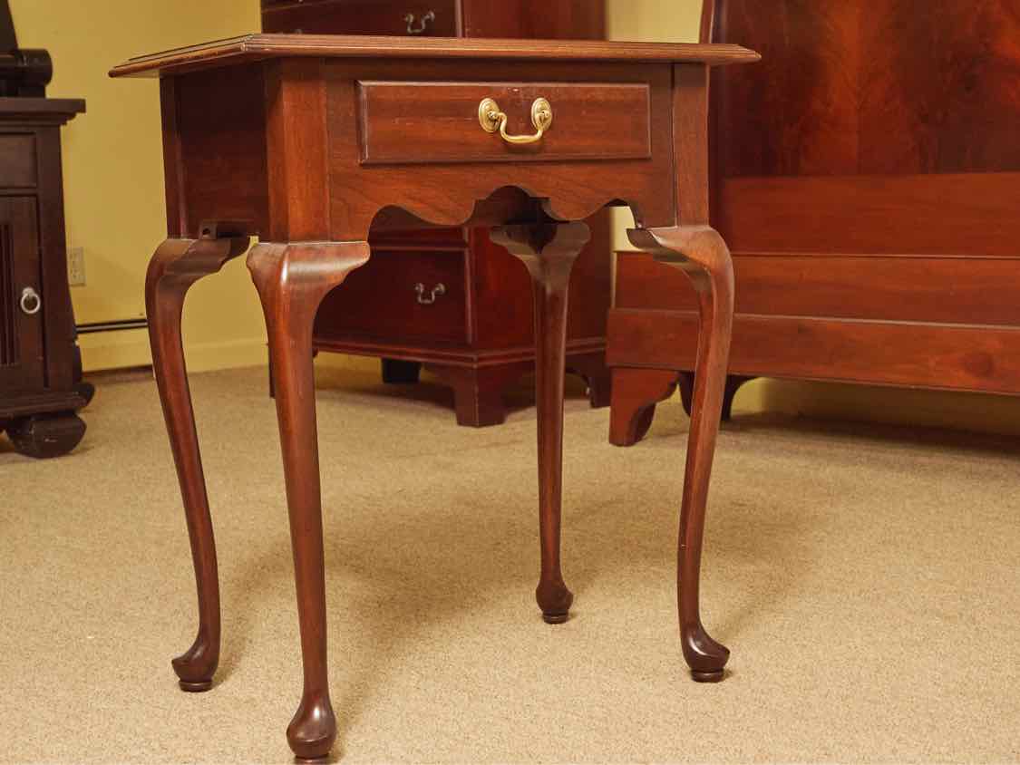 Ethan Allen Mahogany Queen Anne 1 Drawer Nightstand