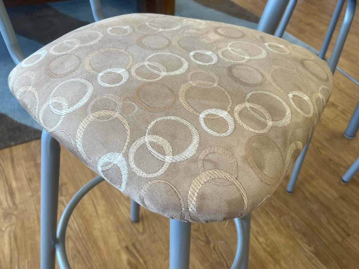 Now Furnishings High Top Glass Table w/ 4 Stools