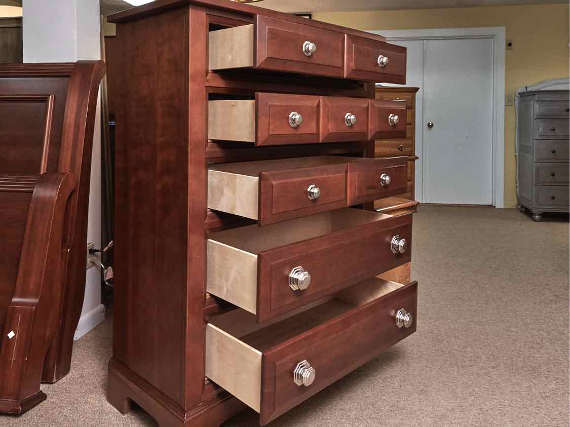 Vaughan Bassett Cherry Finish 5 Drawer  Chest