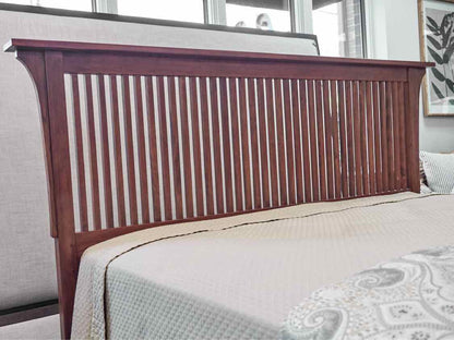 Stickley Queen Mission Cherry Spindle Bed in Bristol Finish