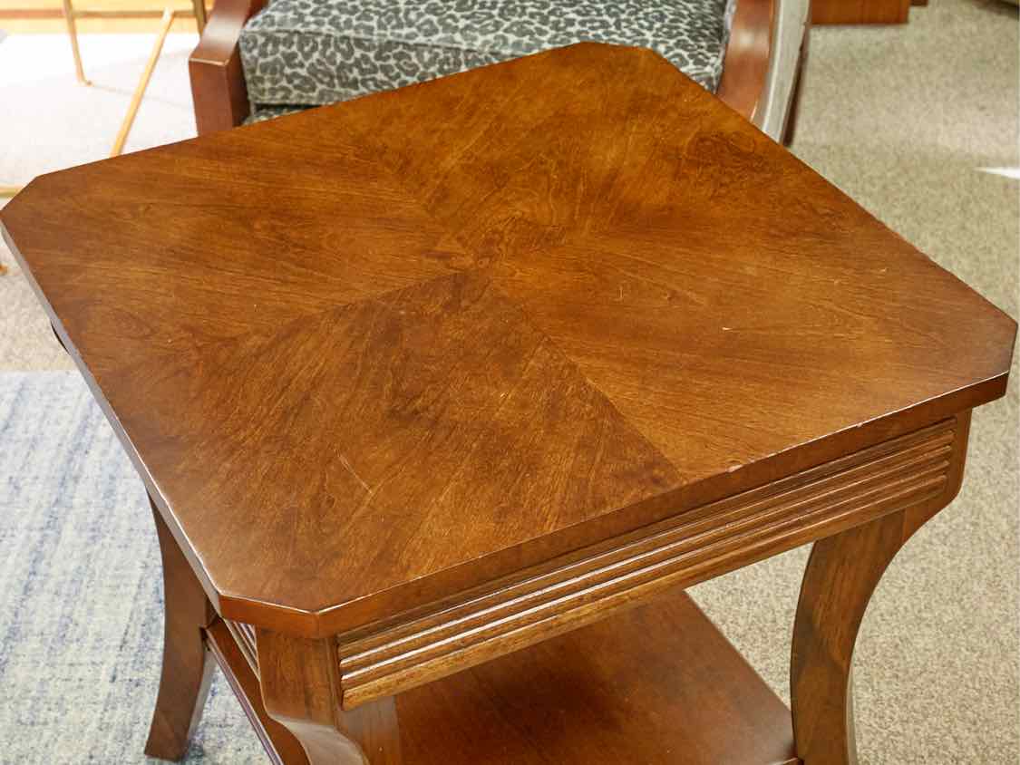 【貴重】BASSETT FURNITURE サイドテーブル ローテーブル USA Bassett Cherry Wood Side Table – Furniture Consignment Gallery
