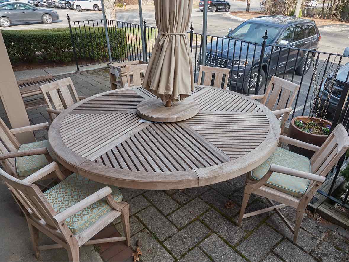 Outdoor Dining Set in Teak with 84" Round Dining Table, 8 Chairs & Umbrella