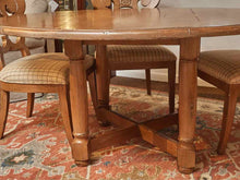 Ethan Allen  Distressed Round Dining Table & 6 Upholstered Seats Chairs