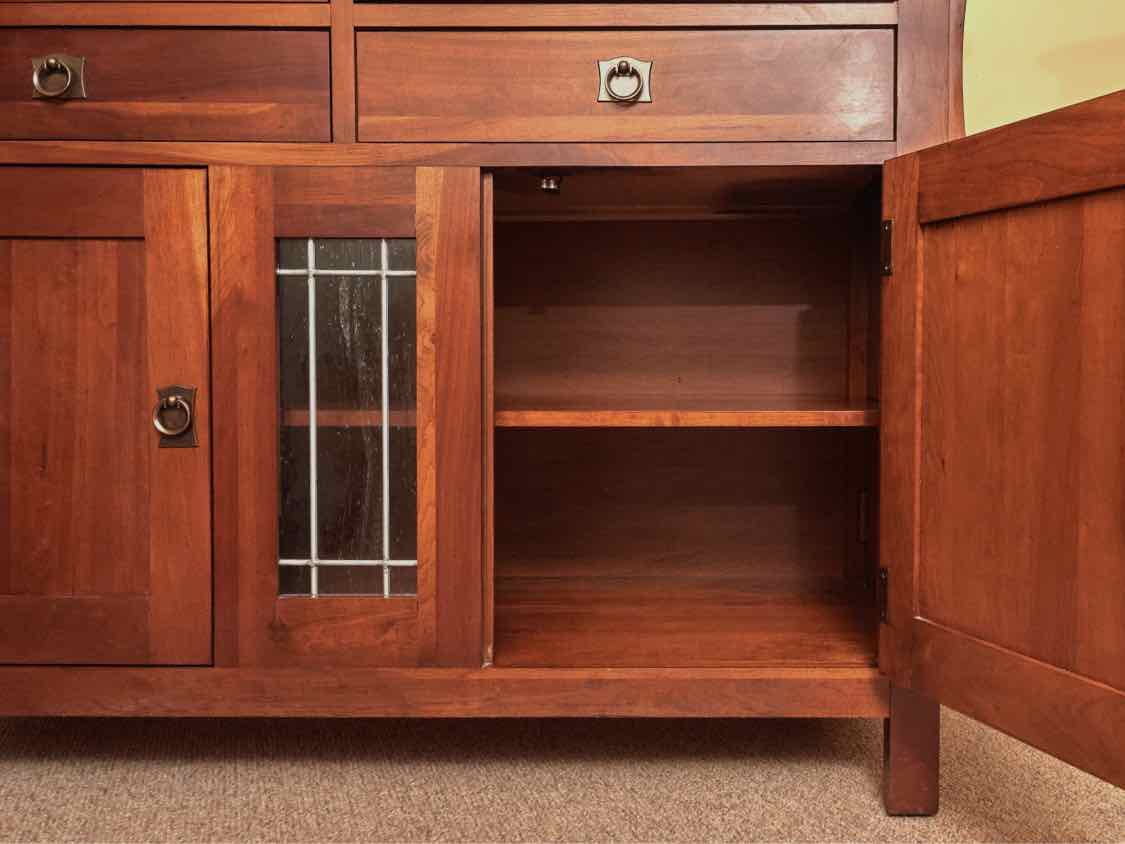 Kincaid Cherry Mission Style 4 Drawer 2 Door Leaded Glass Accent   Dresser