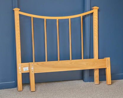 Pair of Vermont Tubbs Oak Spindle Twin Beds