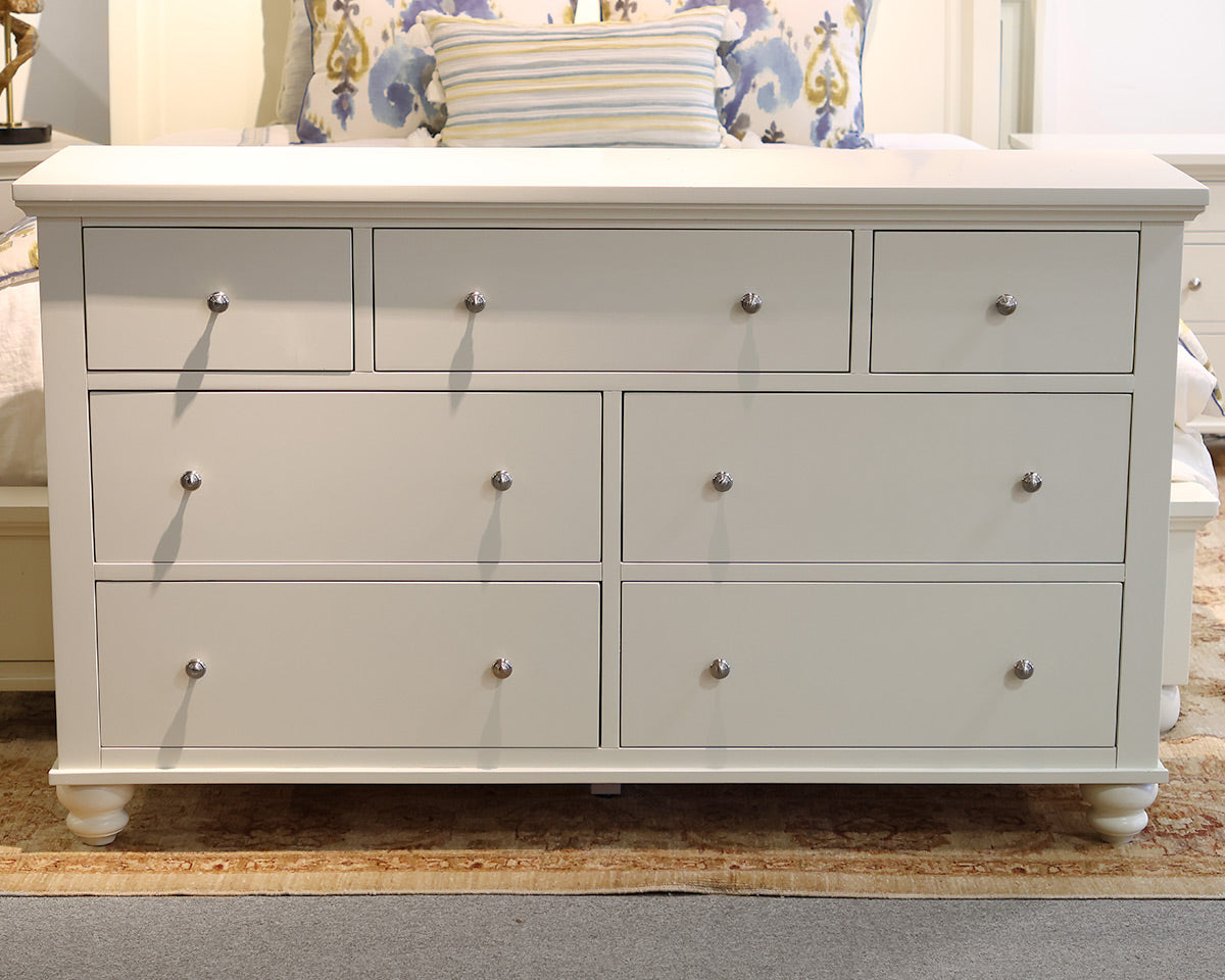 Aspen Furniture 'Cambridge' 9-Drawer Dresser With Mirror