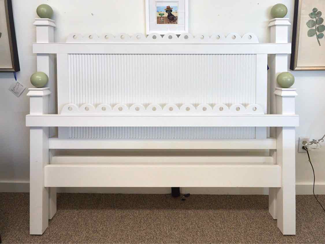 Maine Cottage Queen 'Lizzie' Bed in White & Green