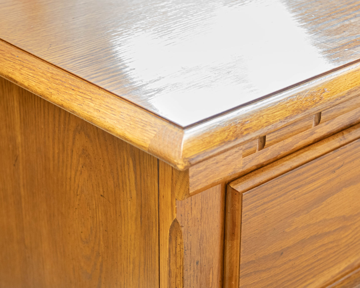 Thomasville 7-Drawer Dresser in Oak with Brass Pulls