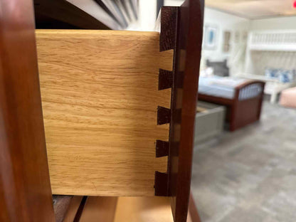 Kincaid Cherry 6-Drawer Lingerie Chest