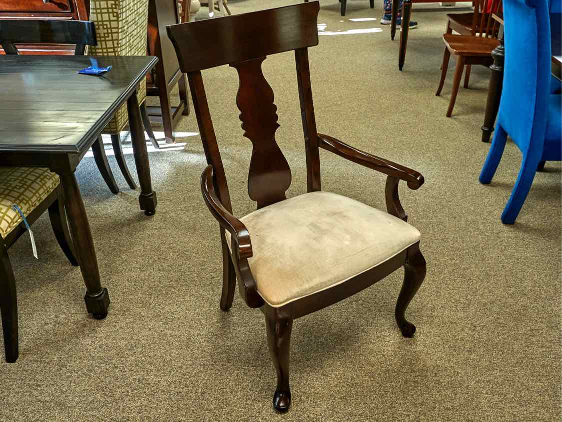 Thomasville Trestle Dining Table in Dark Finish & Set of 8 Matching Chairs