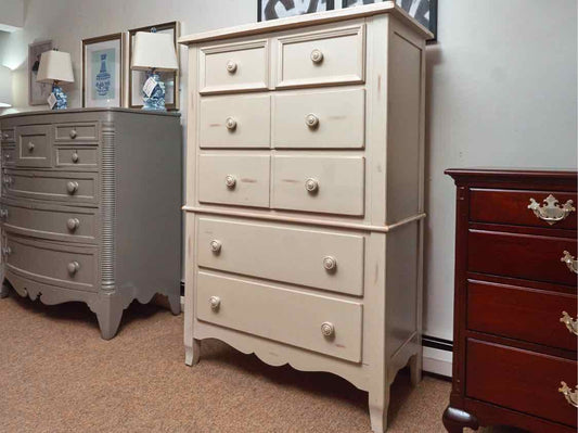 Bassett White Distressed Chest on Chest with 5 Drawers & Wood Knobs